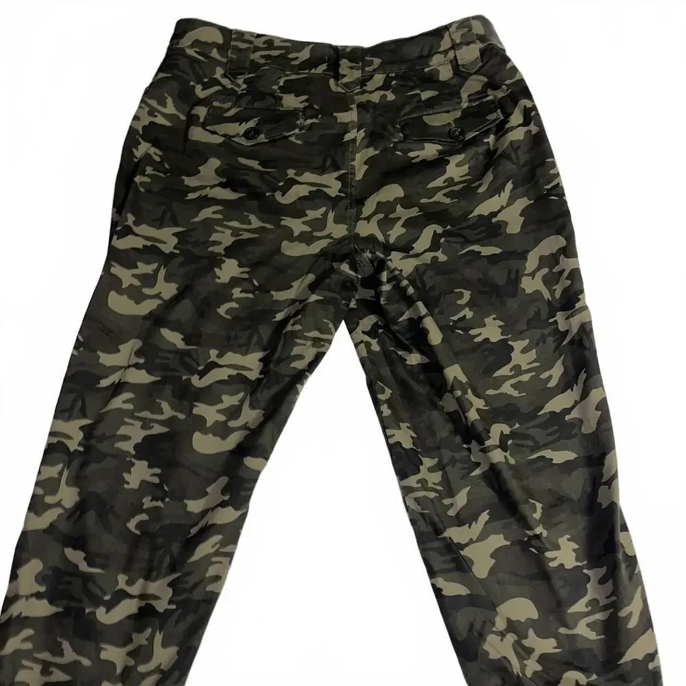Eloquii Woman’s Plus Size 18 Zip Hem Stretch Highrise fly Camouflage Cargo Pants - Picture 7 of 9